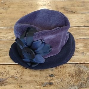 Strong Wear Nikki Black Dark Gray Fleece Flower Hat